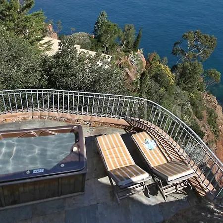 Theoule-superieur Sleeps 6 Villa *