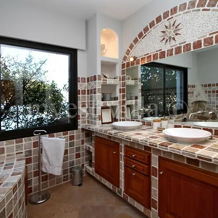 Villa Theoule-superieur Sleeps 6